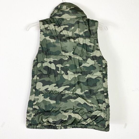 Old Navy Women’s Green Camo Zip up Puffer Vest Jacket Size XS - Picture 3 of 5